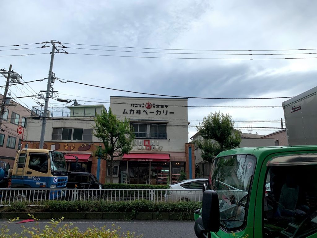 電車の見えるカフェ　子連れ横浜　シャララカフェ