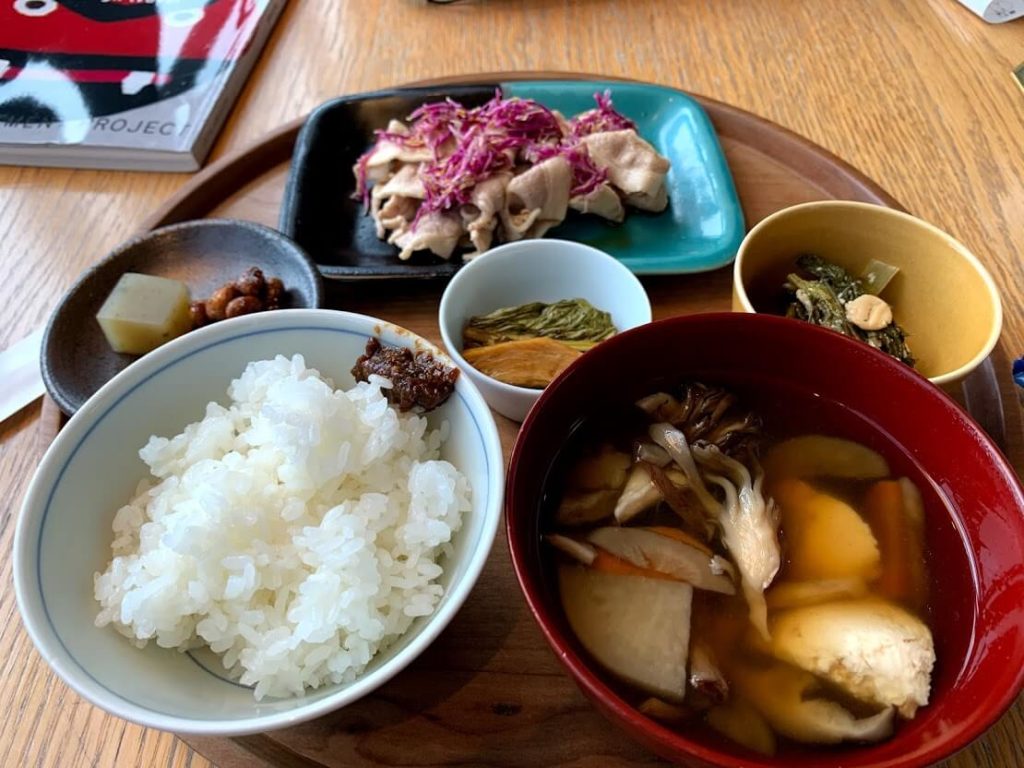渋谷で電車の見えるレストラン　子連れ渋谷　ｄ47食堂